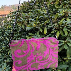 Pochette marrone e fucsia